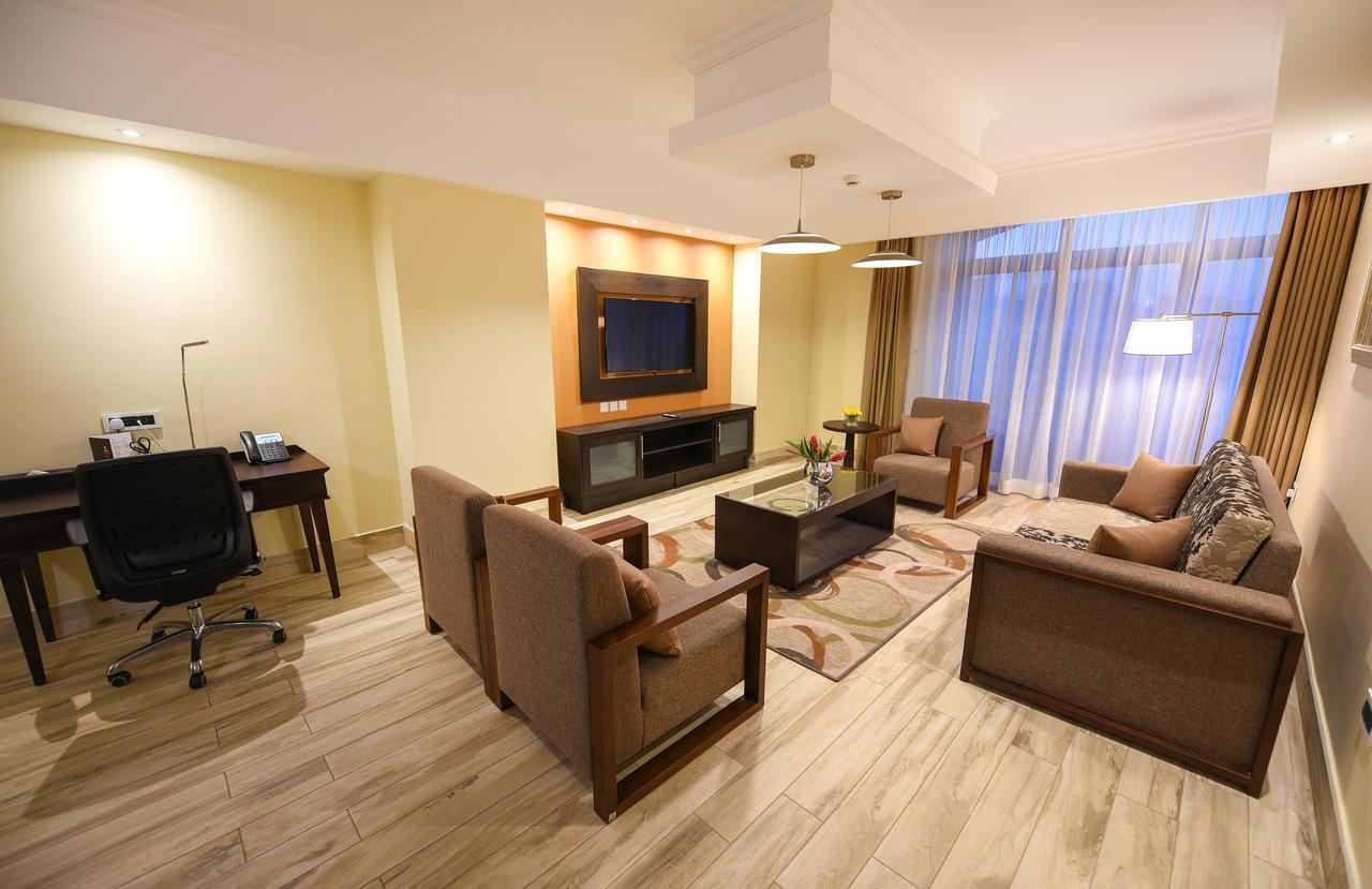 Mestil Hotel & Residences Кампала Экстерьер фото