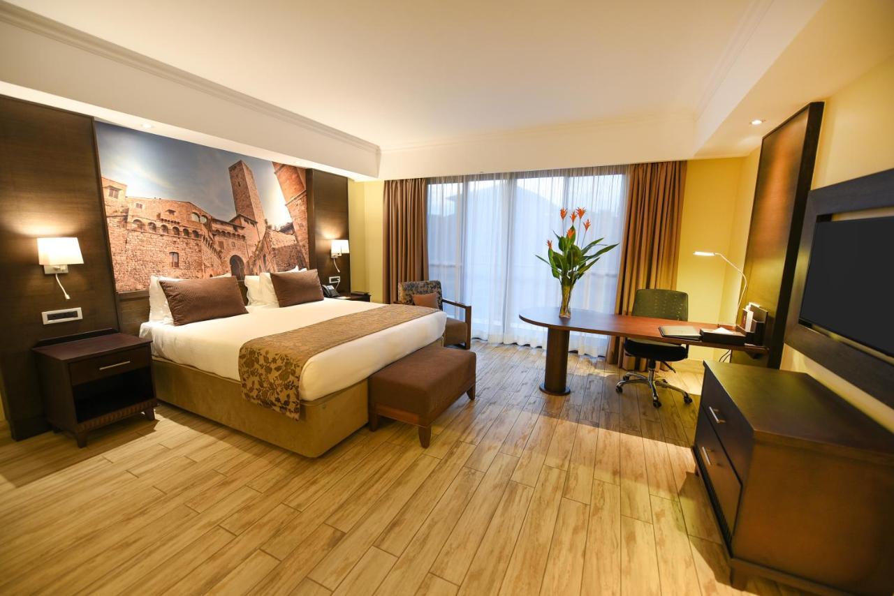 Mestil Hotel & Residences Кампала Экстерьер фото