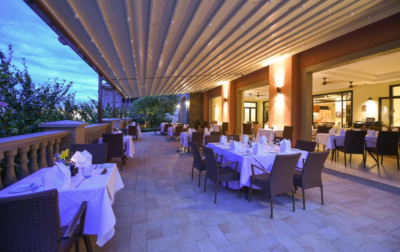 Mestil Hotel & Residences Кампала Экстерьер фото